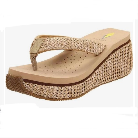 Volatile Island platform sandals 10